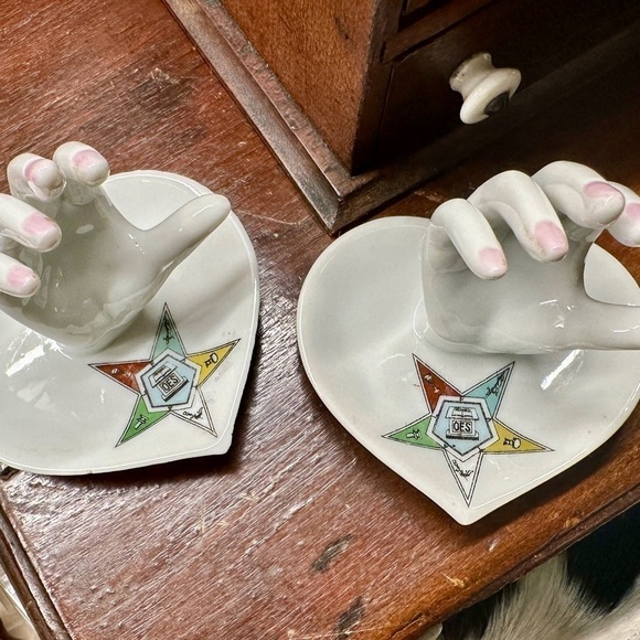 VINTAGE, SET/2 LEFTON, MASONIC, HIGH QUALITY PORCELAIN DISPLAY OF LADIES HAND - Picture 12 of 14
